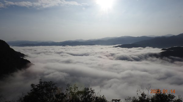 翡翠水庫壩頂/新店四十份公墓雲海+斜射光，個人在此最有層次最美的一次雲海1993134