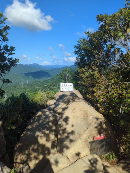 2025.10.10－微笑山線：【二格山系】皇帝殿稜線2919517