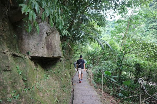 〔汐止〕姜子寮絕壁 姜子寮瀑布 〔七堵〕姜子寮山  小百岳NO.112228794