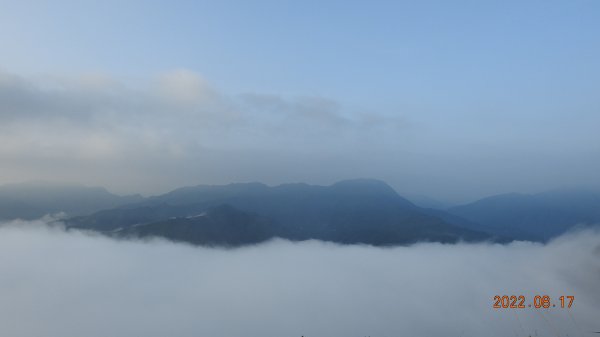 跟著雲海達人山友追雲趣第四彈彈無虛發，翡翠水庫壩頂(新店四十份公墓附近)之日出雲海+雲瀑 8/171807651