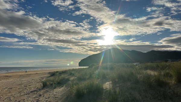燈塔與懸崖 + 桑托尼亞的布西耶羅峰 🇪🇸 西班牙2771443
