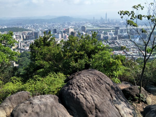 台北百大：金面山剪刀石1354824