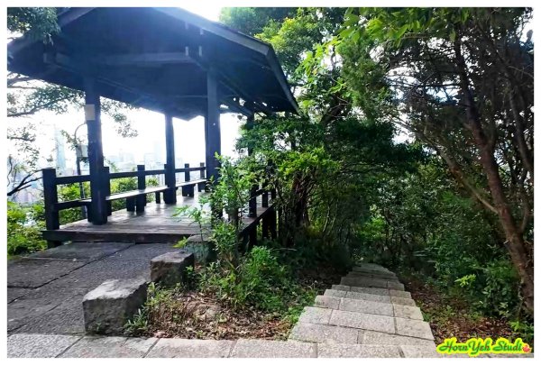 搭乘首班信義線東延捷運到廣慈/奉天宮站 順訪虎山環狀步道(小環線)3115280