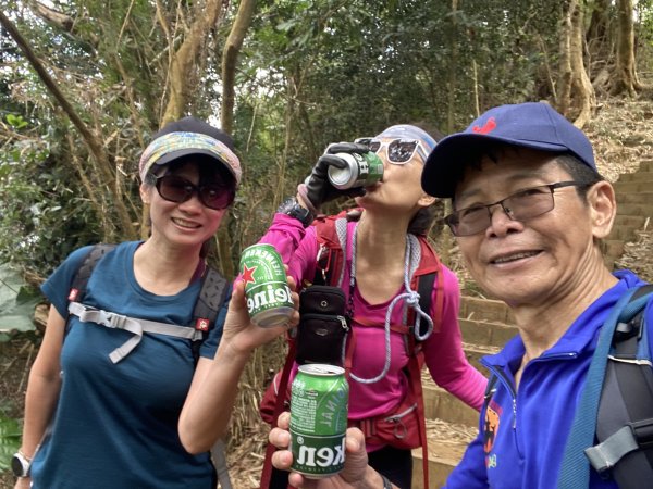 旗尾山、靈山、月光山連稜縱走2711726