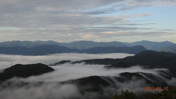 永遠看不膩的二格山藍天綠地雲海流瀑+日出火燒雲8/12&13陽明山流星雨夜空2245425