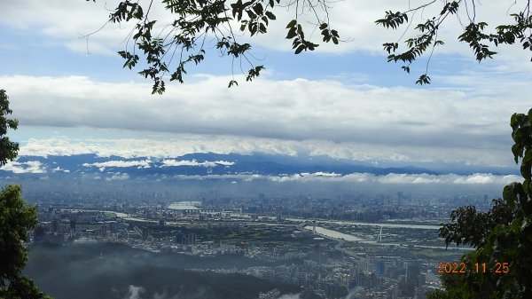 雲霧飄渺間的台北盆地&觀音山1926337