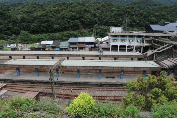 平溪  望古瀑布步道  猴硐貓村 運煤遺址。搭火車去旅行  最小的火車站 被人們忽略的秘境 望古瀑布2186136