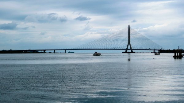 跨越，在河海交界3042368