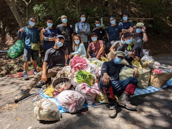 【新聞】詹喬愉變身山上清道夫 遺憾垃圾太多清不完