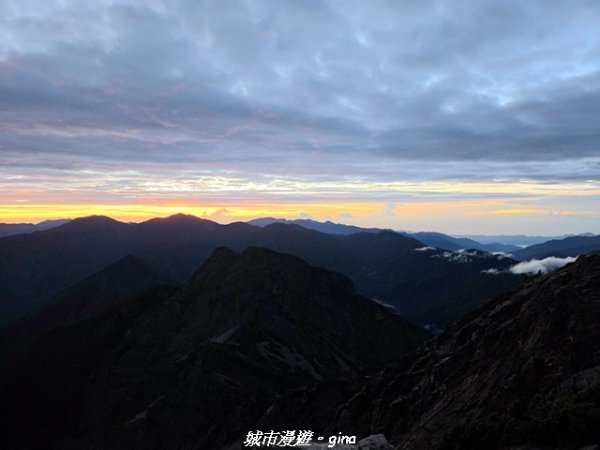 【南投信義】台灣百大必訪步道。 排雲山莊 x#1百岳_玉山主峰3111672