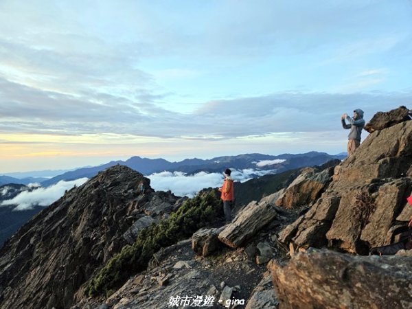 【南投信義】台灣百大必訪步道。 排雲山莊 x#1百岳_玉山主峰3111682