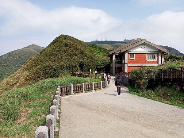 【臺北大縱走 3】小油坑→七星山主峰、東峰→冷水坑→冷擎步道→菁山吊橋→雞心崙→折返至冷水坑2093663