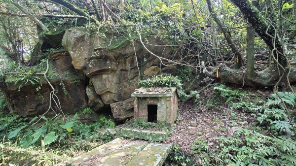 清幽的古道與舊日採礦遺址巡禮瑞芳蛇形子古道登烏塗窟山與獅子嘴奇岩O形2756631