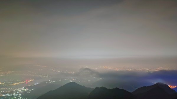 晨霧瀰漫的觀音山2476150