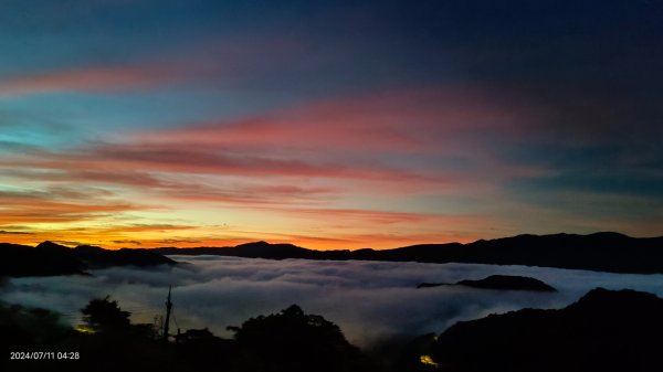 坪林南山寺 #星空夜景  #火燒雲   #紫薇雲海 #霧虹觀音圈 #曙光日出 7/112548712