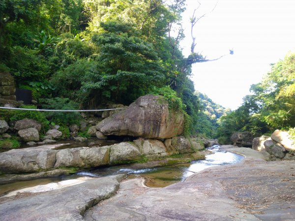 雲嶺之丘-石壁遊龍湖步道(石壁仙谷)1186403