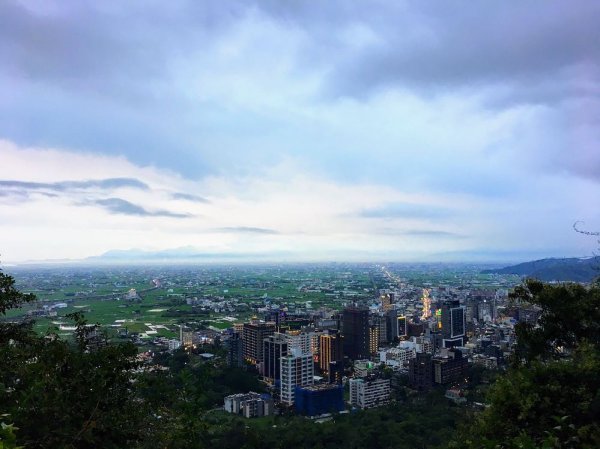 繁華的礁溪燈火點亮蘭陽平原-跑馬古道 - 2019/4/4