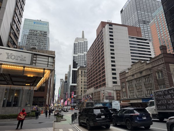 [紐約馬之行-01] 2025_1031 領紐約馬拉松物資2940492