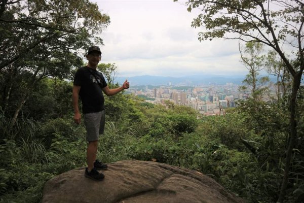 〔內湖〕文間山，劍南蝶園，劍潭古寺，婆婆橋 鄭成功廟步道2249281