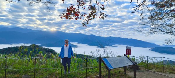 二訪馬拉邦山，解鎖 #琉璃光雲海 #日出雲海  #血月 #斜射光 #楓葉紅了！2668603