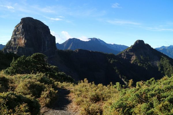 大霸尖山 小霸尖山 伍佰圓山 208201