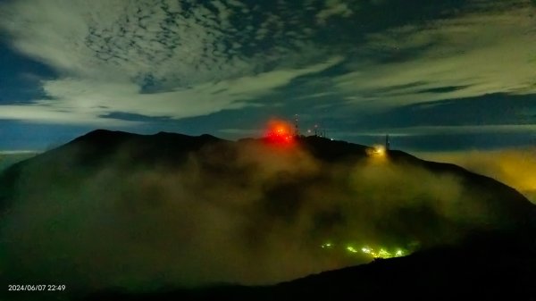 跟著雲海達人山友追雲趣 #大屯山 #琉璃光雲海 6/82518715