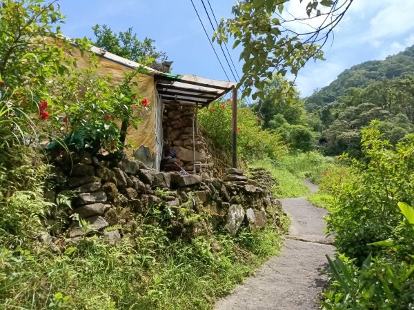 汐止區姜子寮田園步道+旗尾崙+姜子寮絕壁、瀑布O型2822236