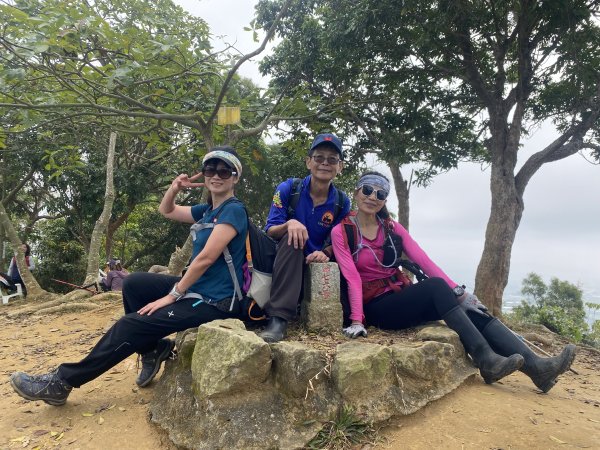 旗尾山、靈山、月光山連稜縱走2711724