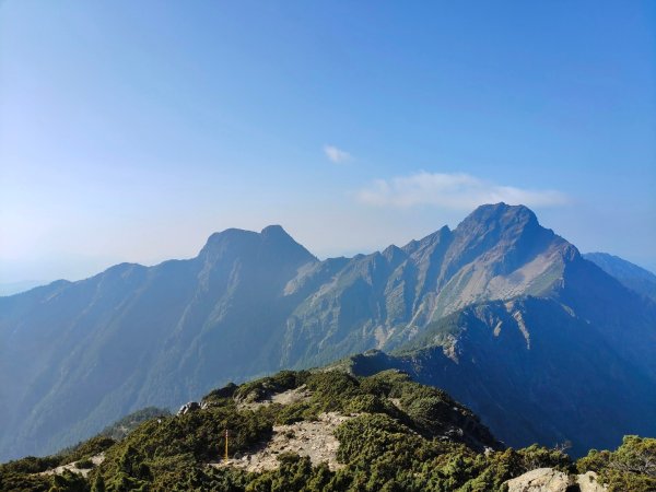 終於看到1000元背面的山景登頂玉山北峰／前峰2495937