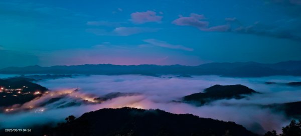 石碇趴趴走追雲趣 #二格山 #琉璃光 #雲海流瀑 #雲瀑 #日出  #手機拍攝 5/192790832