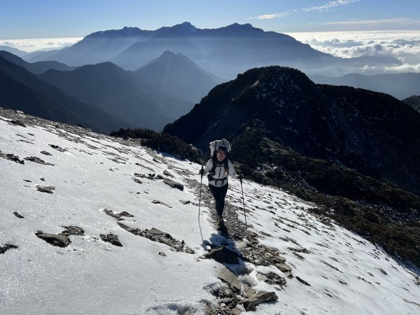 【駒盆西稜上馬博下嘆息灣D2】駒盆谷、積雪馬博拉斯山2443752