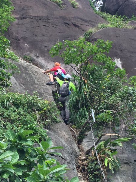 黃金ㄧ稜（雷廷峰，雞籠山）582066