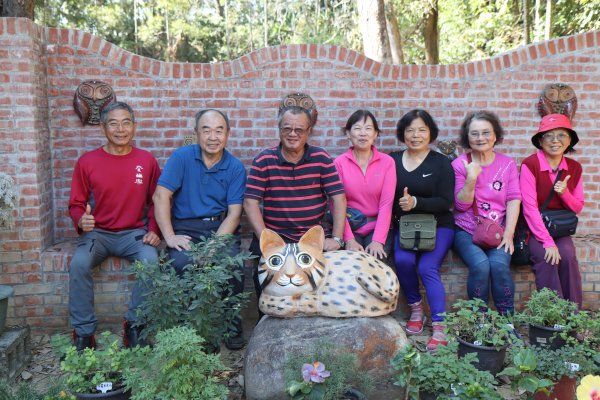 南投集集活石窯、望鄉比爾民宿、望高茶園景觀餐廳