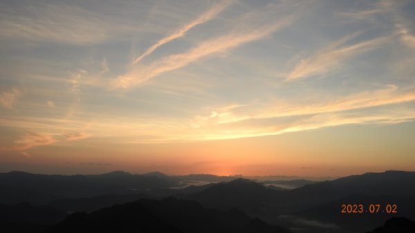 二格山日出火燒雲&雲海流瀑 7/2 & 3 #豔粉蝶 #長尾水青蛾2201617