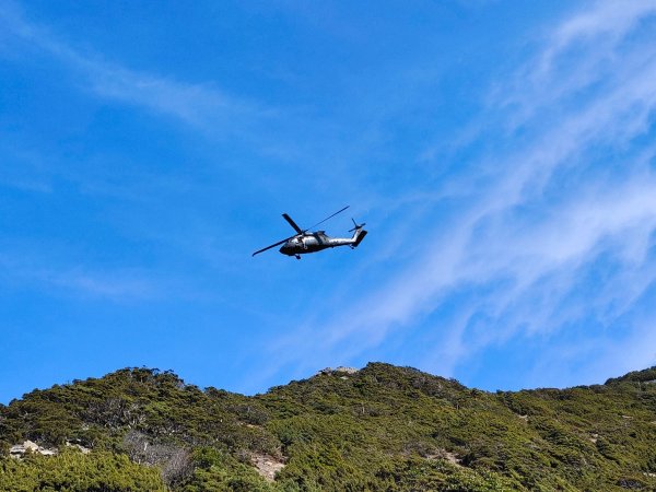 終於看到1000元背面的山景登頂玉山北峰／前峰2495956