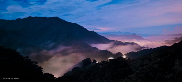 北宜郊山之濫觴 #琉璃光 #火燒雲 #日出 #雲海 6/172813704
