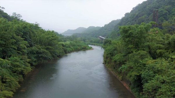 平溪  望古瀑布步道  猴硐貓村 運煤遺址。搭火車去旅行  最小的火車站 被人們忽略的秘境 望古瀑布2186095