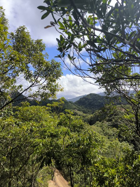 20251018微笑山線：【二格山系】皇帝殿稜線段2918637