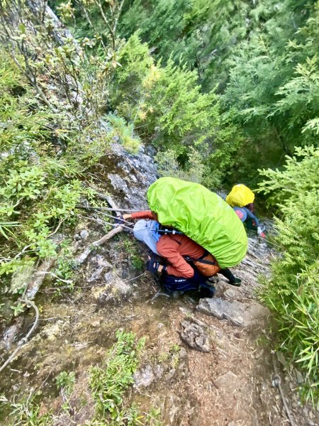 奇萊東稜翻山越嶺的淚與笑D3 2022/10/1—鐵線斷崖前營地至太魯閣北鞍營地1870722