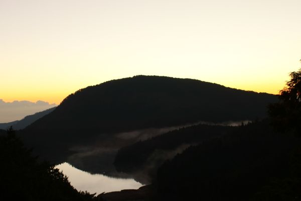 翠峰湖觀景台的日出231853