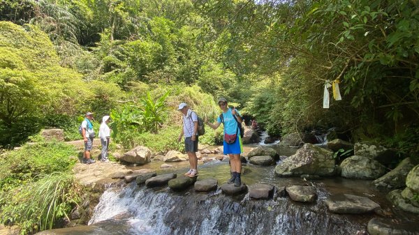 《十八份水圳步道 × 草山觀瀑吊橋 × 大屯瀑布 × 小隱潭瀑布｜陽明山夏日消暑健2856014