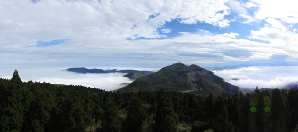 陽明山整天滿滿的雲海+最滿意的一次夕陽火燒雲202312302389444