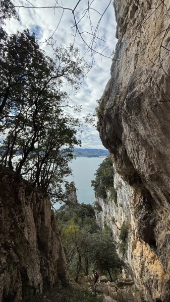 燈塔與懸崖 + 桑托尼亞的布西耶羅峰 🇪🇸 西班牙2771458