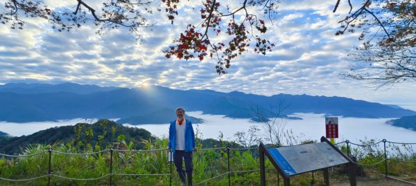 二訪馬拉邦山，解鎖 #琉璃光雲海 #日出雲海  #血月 #斜射光 #楓葉紅了！2668600