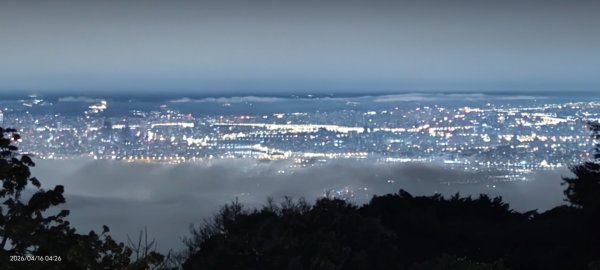 #陽明山 #琉璃光 #紅斑蛇 #新店四十份 #雲瀑 #翡翠水庫壩頂 #日出 #雲海 4/16&183037616