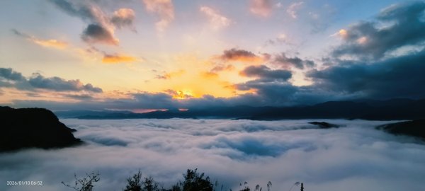 #新店四十份 #翡翠水庫壩頂 #雲海 #日出  #雲瀑 1/10 & 132979645