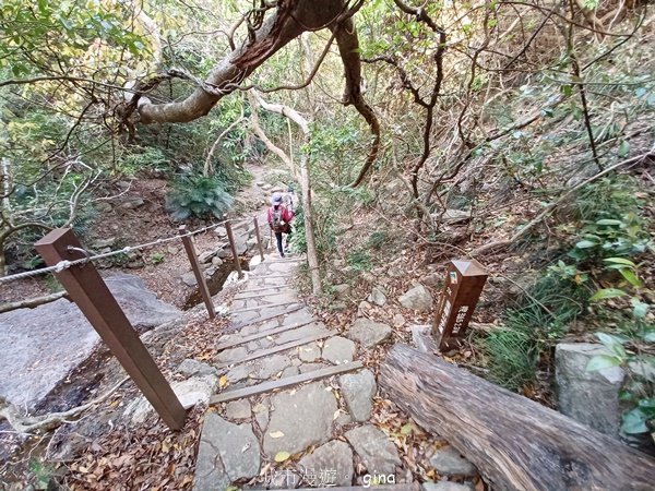 【屏東獅子鄉】海天一色。 台灣百大必訪步道~里龍山自然步道2550739