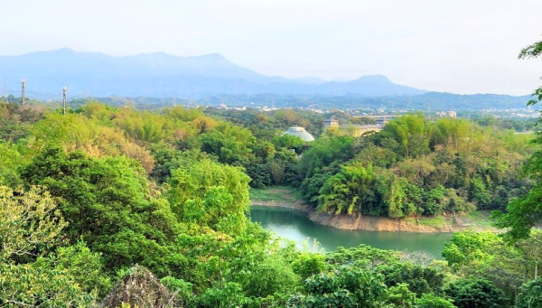 嘉義紅毛埤山，山子頂山，蘭潭後山步道，花蓮撒固兒步道，撒固兒瀑布，東豐自行車綠廊，后豐鐵馬道