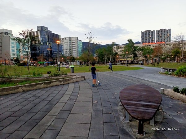 內湖宏匯瑞光廣場、大港墘公園2418979