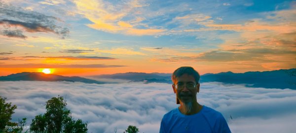 跟著雲海達人山友追雲趣 #石碇後山 #雲海 #霞光 #日出 #火燒雲 7/312848509